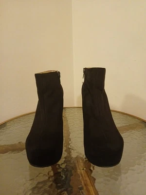 Zapato de cuña para mujer talla 11 hecho con gamuza sintética negra y tacón de madera sintética Foto 1 de 4