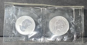 2006 Royal Canadian Mint (2 Coins) The Wolf  1/2oz  Silver Round .999 New Sealed - Picture 1 of 4