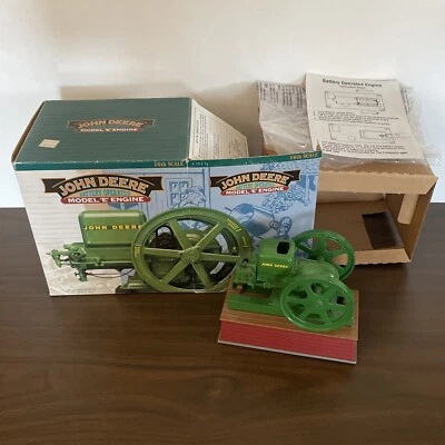 Ertl John Deere Battery Operated Model E Engine 1/6 Diecast Farm Engine Replica - Image 1 of 4