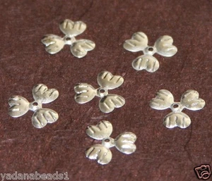 100 piezas de tapa de cuentas de flores plateadas de 3 pétalos - Imagen 1 de 1