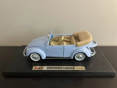 Volkswagen Cabriolet Maisto 1951 azul cielo escala 1:18 edición especial con org. caja Foto 1 de 4