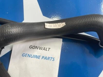 Manguera superior original Mercedes-Benz C240 C320 C32 AMG 2001-2005 OE 2035010782 Foto 1 de 3