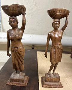 PAAR FRAU MANN VINTAGE HANDGESCHNITZT HOLZ STATUE INDIEN FISCHKORB? MID CENTURY - Bild 1 von 4