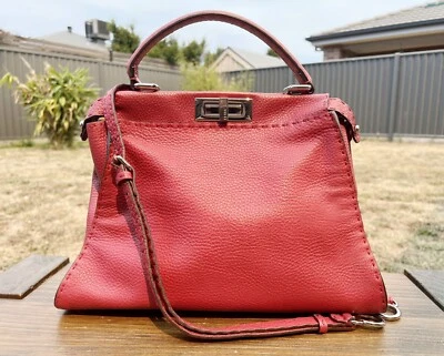 Auténtico bolso FENDI Peekaboo rojo con asa superior Foto 1 de 4