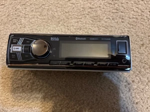 Receptor estéreo para automóvil BOSS 611UAB Bluetooth - Imagen 1 de 4