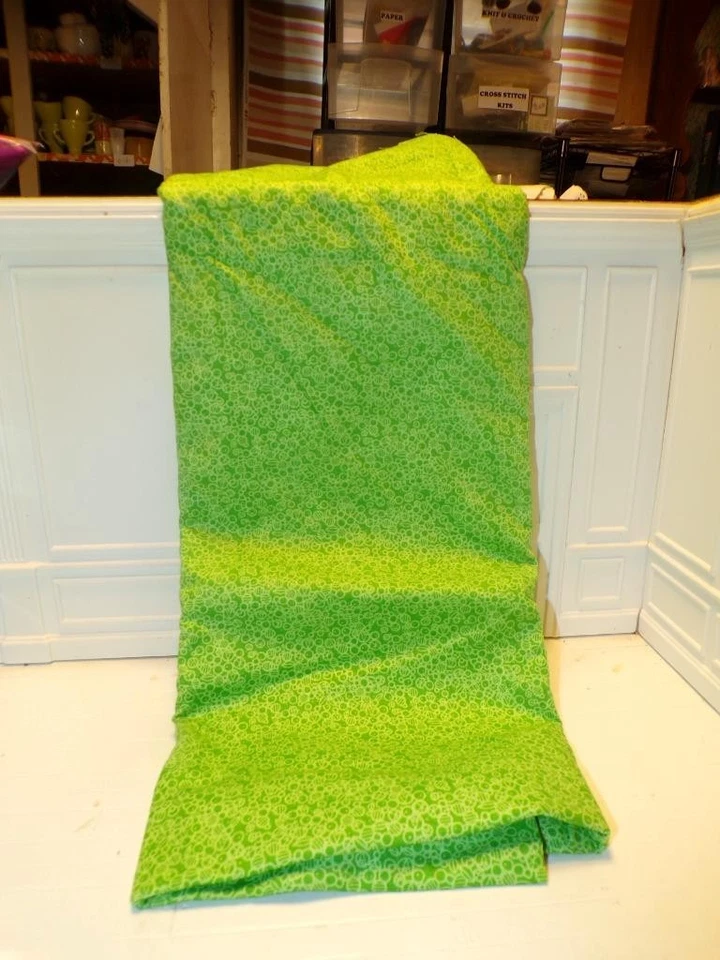 Stoff-Baumwolle-JoAnns-Heidi Grace-LINDGRÜN BUBBLE PRINT 2+ Yards. #3428 - Bild 1 von 1