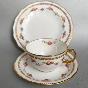 Piatto piattino tazza Royal Crown Derby cornice oro rosa floreale - Foto 1 di 9