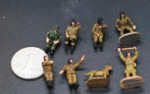 1/72 Scale Modern Russian Armored Troops With 1PCS Dog PVC Plastic Model 7PCS# - Picture 1 of 2