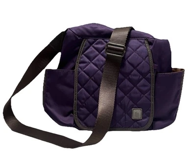 Bolsa tiracolo Ellington roxa de náilon com zíper e alça ajustável acolchoada frontal - Imagem 1 de 4