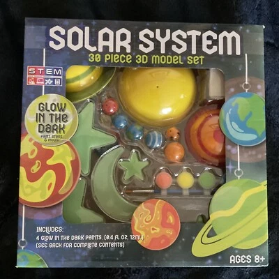 NEW Unopened Solar System 3D 30 Piece Model Set Glow In The Dark - Image 1 of 4