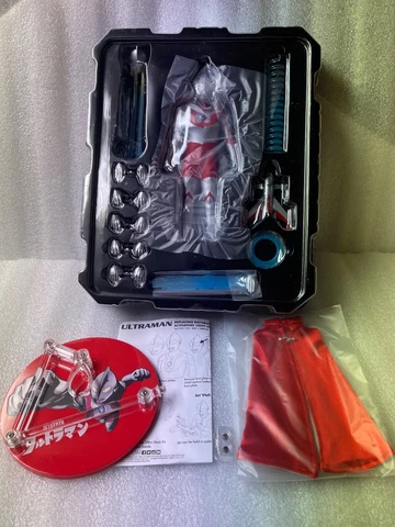 Mezco ONE:12 ultraman in trimmed tray NO BUILDINGS INCLUDED Cover