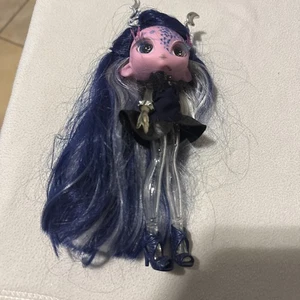 Novi Stars Alien Doll Tula Toned Doll gambe liquide rara con vestito e scarpe - Foto 1 di 7