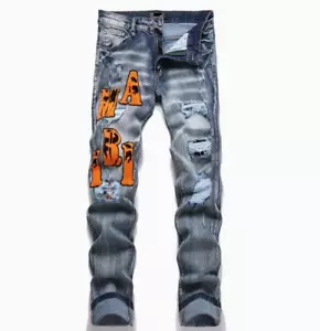 Herren blau Denim Jeans gerades Bein gerissene Löcher Buchstabe Abzeichen Stretch Punk Hose - Bild 1 von 11