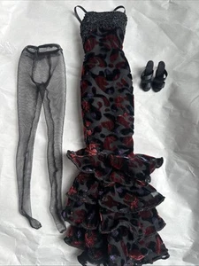 TONNER TYLER GOWORTH 2002 WILD ORCHID ESME 16” OUTFIT KLEID & SCHUHE + STRUMPFHOSE - Bild 1 von 21
