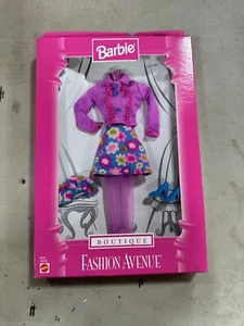 1998 Barbie Fashion Avenue Boutique #18126 Pink Shirt Floral Flower Skirt C28 #1 - Picture 1 of 2