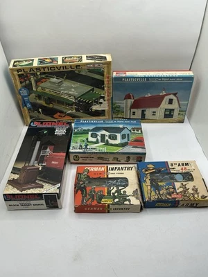 Plasticville Lot  HO Scale Drive In Bank Barn Lionel Block Target Signal Soldier - Image 1 of 4