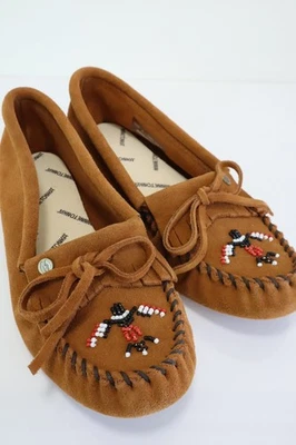 Minnetonka Moccasins Thunderbird Beaded Brown Suede Leather Soft Sole Size 9 - Image 1 of 4