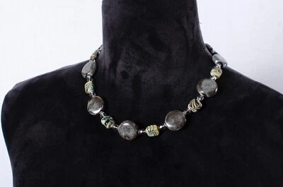 Collar de cuentas de vidrio con cuentas lisas y a rayas ajustable 22" Foto 1 de 4