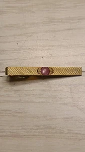 Vintage Textured Gold Tone Pink Cabochon Stone Tie Clip Bar - Picture 1 of 4