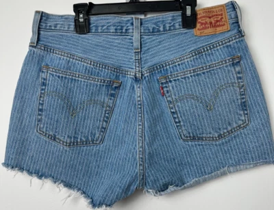 Pantalones Cortos Levi's 501 Corte Tiro Alto Talla 31 Dobladillo Deshilachado Botón Mosca Rayas Boho D19 Foto 1 de 4