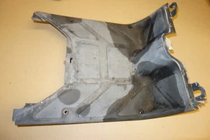 Piaggio TYPHOON 50 ciclomotor panel de piso inferior cubierta de plástico carenado marco del cuerpo - Imagen 1 de 6