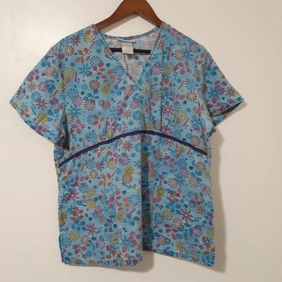 Blusa Médica Estampada Floral SB Talla Grande Bolsillos con Cuello en V Foto 1 de 4