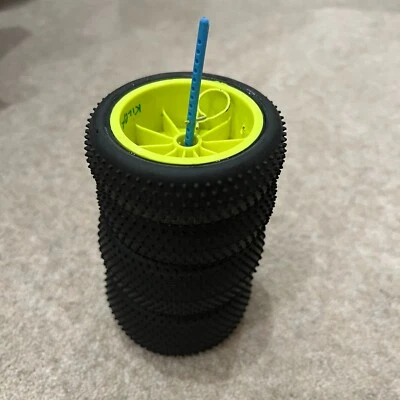 SBP 3x Rad & Reifen Set Halter für RC Buggy & Stadium Truck 1/8 RC 1/10 Sechskant (blau)