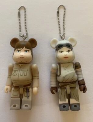Chaveiro Star Wars BEARBRICK Happy Kuji MEDICOM FIGURE #17 & REY #27 - Imagem 1 de 4