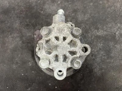 Bomba de dirección asistida usada se adapta a: Toyota Tundra 2016 8 cilindros grado B Foto 1 de 4