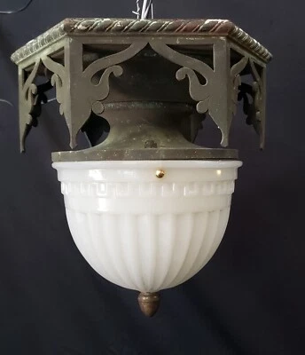 Luz de techo gótica restaurada de montaje empotrado con adornos de bronce ornamentado GS00475 Foto 1 de 4