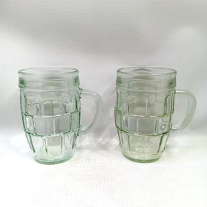 Coppia di tazze vintage in vetro verde a forma di botte modello blocco tazza 4,25" 7 oz marcate - Foto 1 di 7