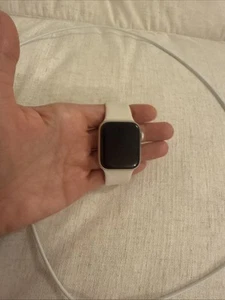 Apple Watch SE 2nd Gen. 40mm Aluminum Case with S/M Sport Band - Starlight (GPS) - Picture 1 of 4