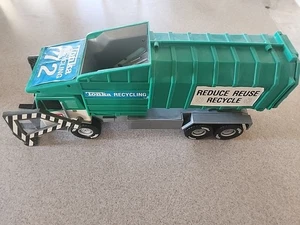 VINT.TONKA RECYCLING 72 GREEN TRUCK WITH POWER CONTROLS SOUNDS AND LIGHTS (READ) - Picture 1 of 10