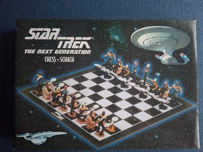 Star Trek the Next Generation Chess Set 1999 Edition - Image 1 of 4