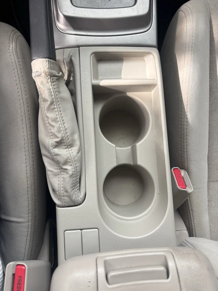 Suporte para copo console central Subaru Impreza 2009 fabricante de equipamento original - Imagem 1 de 1