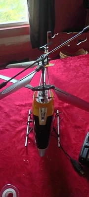 SO33g  3D Full function helicopter - Image 1 of 4