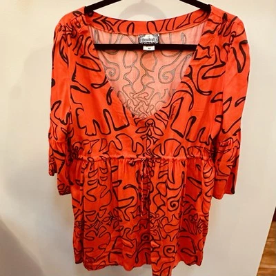 Manuheali’i Top Size Medium P-P 20”, Shoulder To Hem 27” Short Sleeves - Image 1 of 4