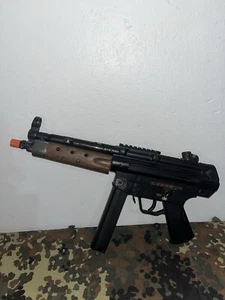 Airsoft Echo 1 Toy Mp5k AEG w/ Custom Wood Furniture - Picture 1 of 17