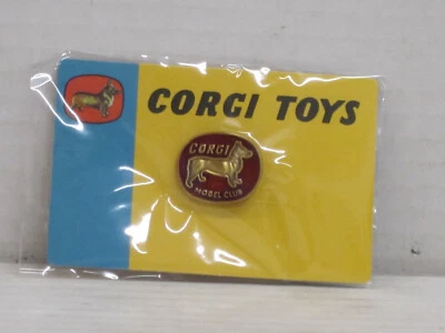 PIN / Badge in rot Box Corgi Model Club 2,2 cm lang Re-Issue - Bild 1 von 2