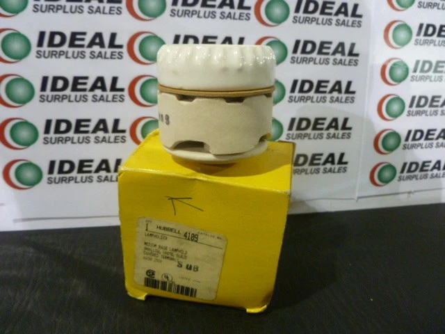 HUBBELL 4109 ENCHUFE NUEVO EN CAJA Foto 1 de 1