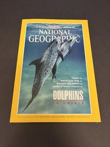 September 1992 National Geographic Magazine "Dolphins in Crisis" - Picture 1 of 2