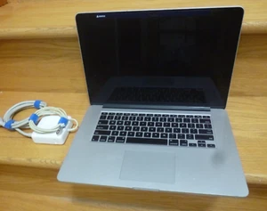 MacBook Pro Retina 15” Quad Core i7 2.2Ghz 16GB RAM 256GB SSD - Picture 1 of 5