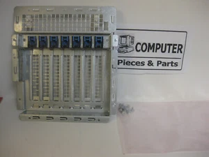 Soporte de ranura para tarjeta trasera Dell Precision T7500 FW405 Mid 42940 con cubiertas N680D - Imagen 1 de 8