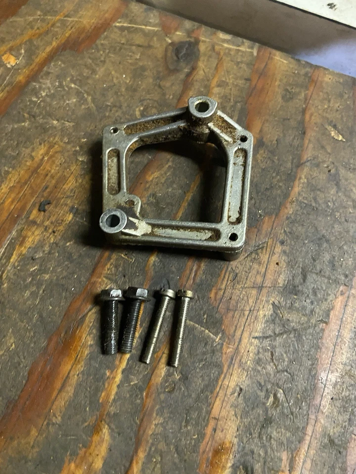 Soporte de montaje de bobina de encendido para motosierra F65 OEM Partner envío gratuito Foto 1 de 2