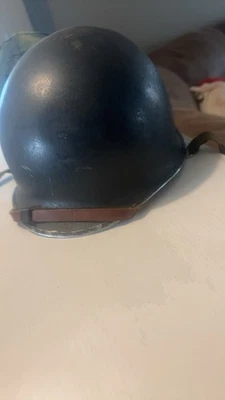 Casco de paca giratoria con costura frontal de la Segunda Guerra Mundial o Corea con forro Westinghouse Foto 1 de 2
