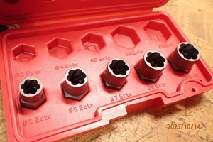 OLDER USA CRAFTSMAN BOLT EXTRACTOR SET W/ CASE - Picture 1 of 7