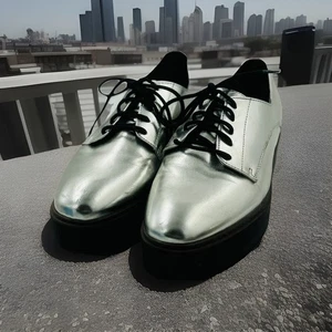 Madden Girl Women’s Silver Metallic Black Platform Oxford Shoes Size 9.5 M - Picture 1 of 9