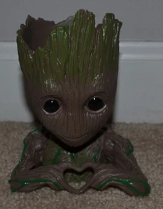 Baby Groot Guardianes de la Galaxia Corazón Manos Figura de Acción Maceta Maceta - Imagen 1 de 6
