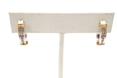 Pendientes de diamantes de oro blanco de 10 k de 0,15 quilates de dos tonos A1 Foto 1 de 4