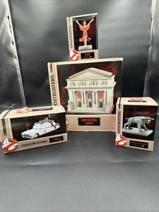 New Department 56 Ghostbusters Library Terror Dog Dana Possessed Ecto-1 - Picture 1 of 9